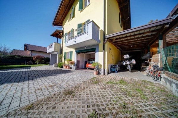 casa indipendente in vendita a Besnate