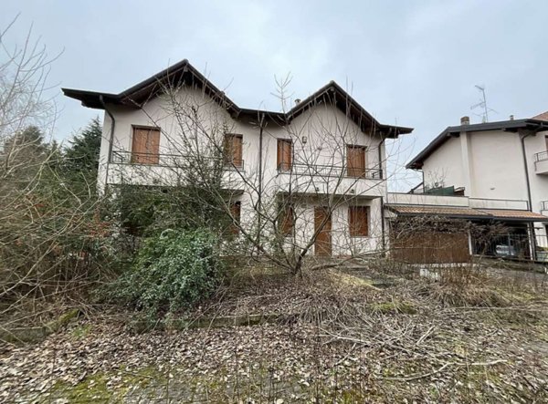 casa indipendente in vendita a Besnate
