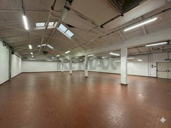 locale di sgombero in vendita a Besnate