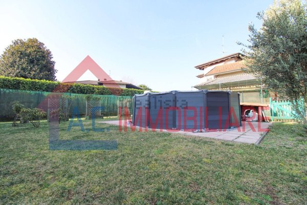 casa indipendente in vendita a Besnate