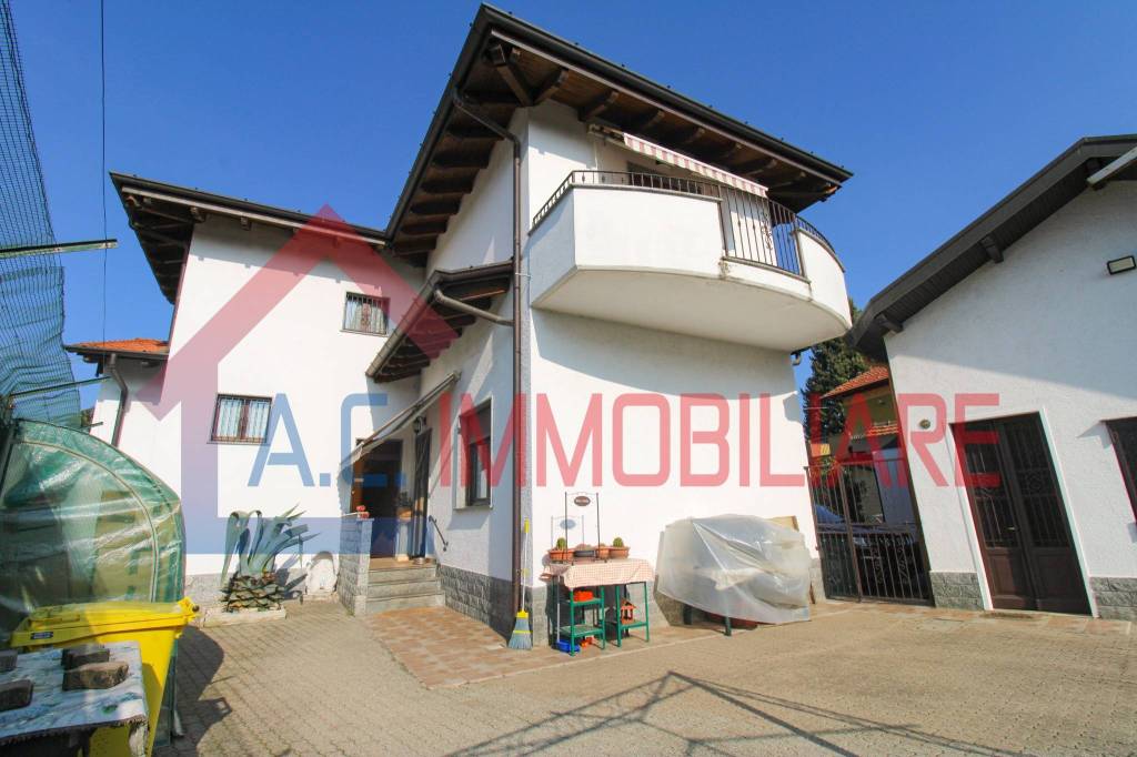 casa indipendente in vendita a Besnate