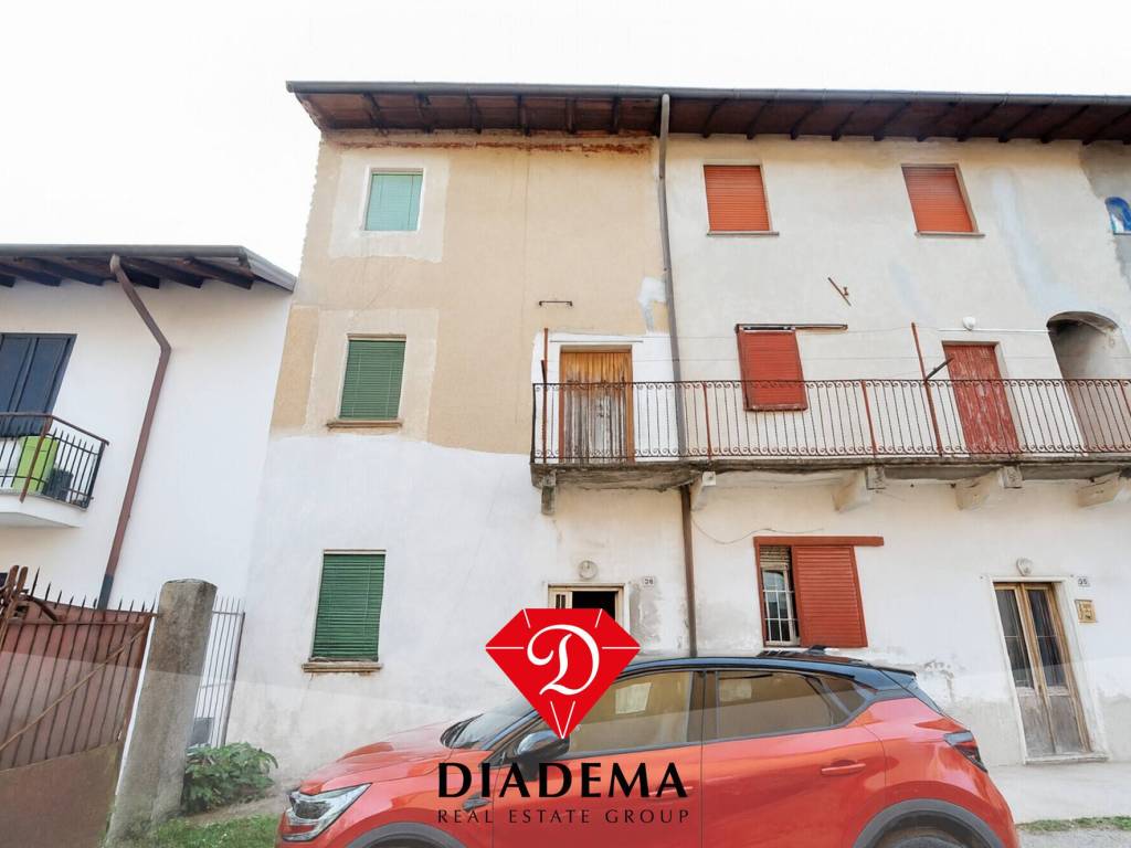 casa indipendente in vendita a Besnate