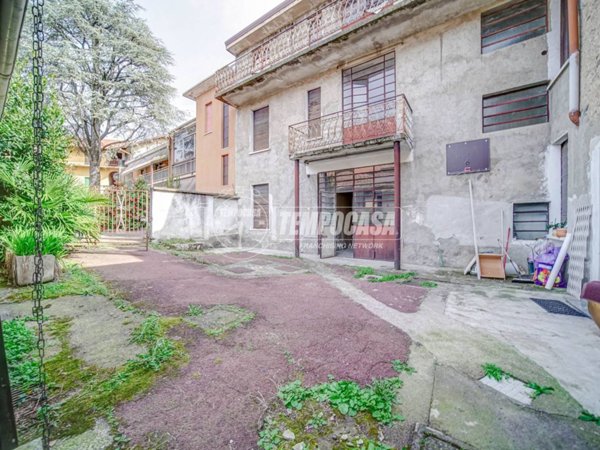 casa indipendente in vendita a Besnate