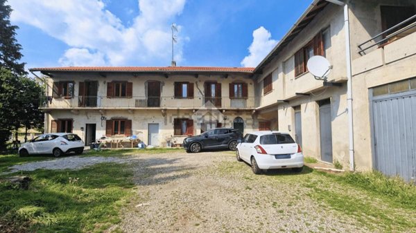 casa semindipendente in vendita a Besnate