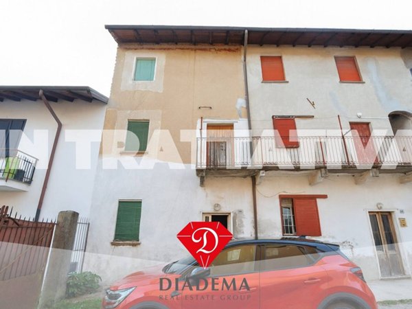 casa indipendente in vendita a Besnate