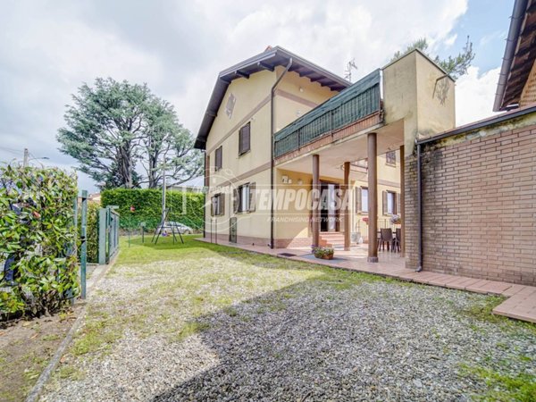 appartamento in vendita a Besnate