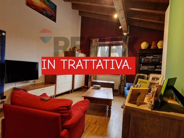 appartamento in vendita a Besnate in zona Centenate