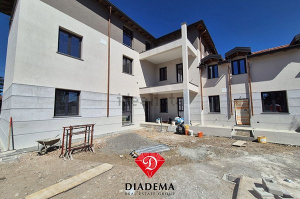 appartamento in vendita a Besnate in zona Centenate
