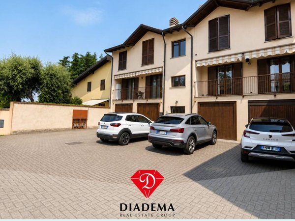 appartamento in vendita a Besnate in zona Centenate