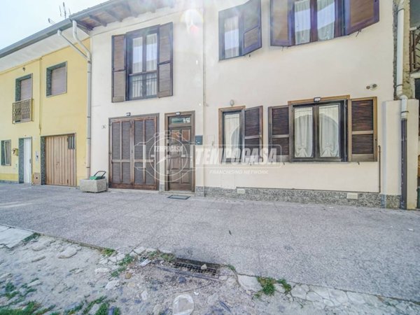 casa indipendente in vendita a Besnate