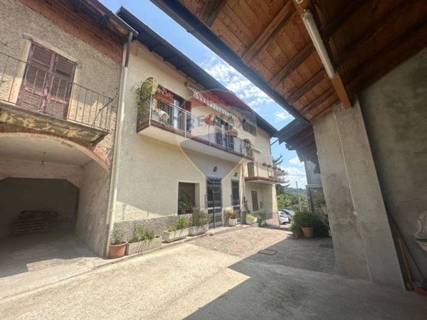 appartamento in vendita a Besozzo in zona Olginasio