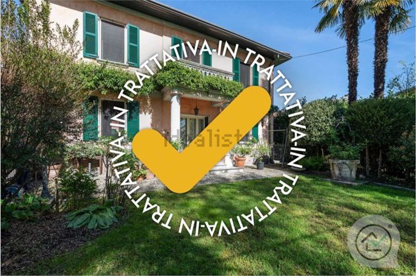 casa indipendente in vendita a Besozzo