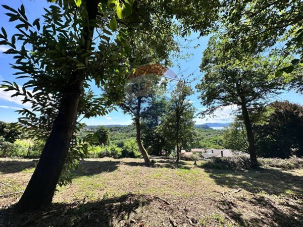 terreno edificabile in vendita a Besozzo