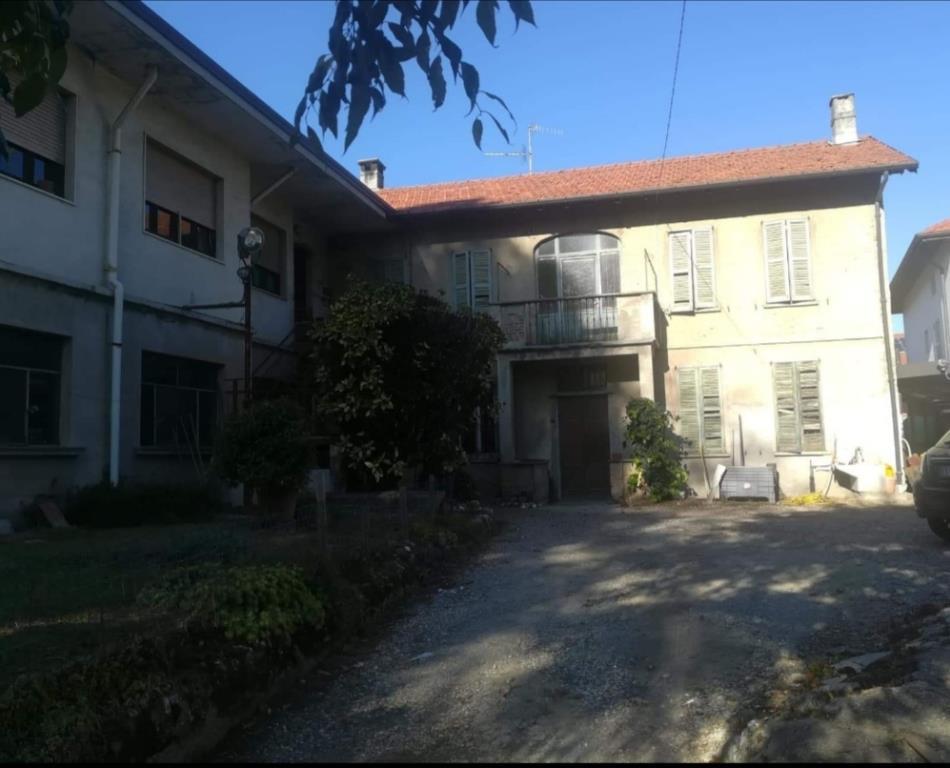 casa indipendente in vendita a Besozzo