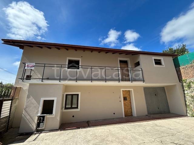 casa indipendente in vendita a Besozzo