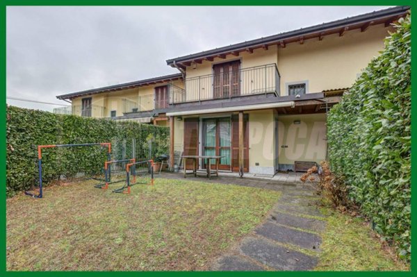 casa indipendente in vendita a Besozzo in zona Olginasio