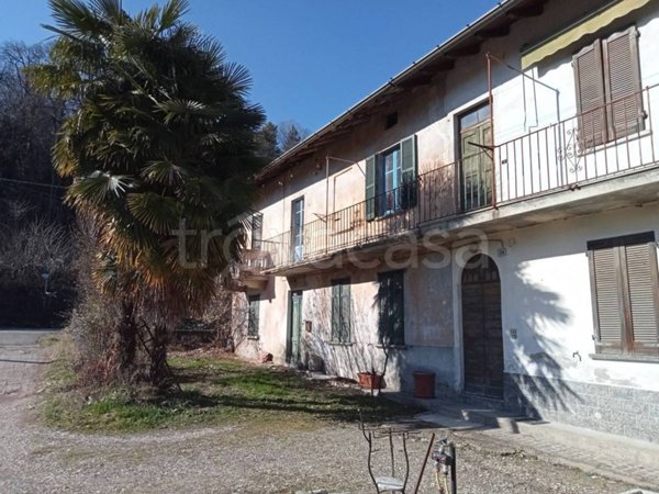 casa indipendente in vendita a Besozzo