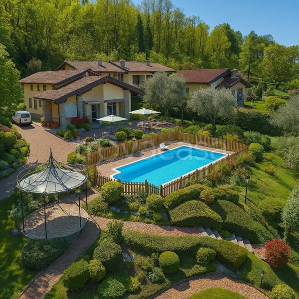 casa indipendente in vendita a Besozzo