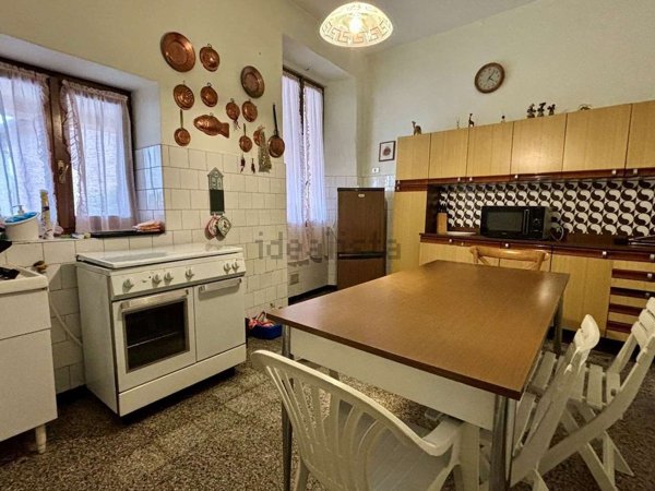 appartamento in vendita a Besozzo in zona Cardana