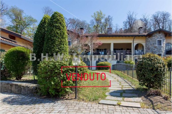 negozio in vendita a Besozzo