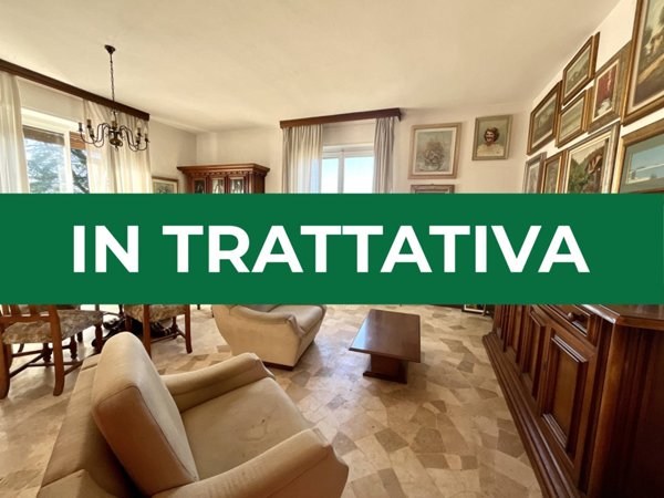 casa indipendente in vendita a Besozzo in zona Olginasio