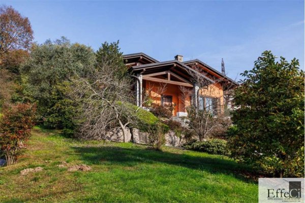 casa indipendente in vendita a Besozzo