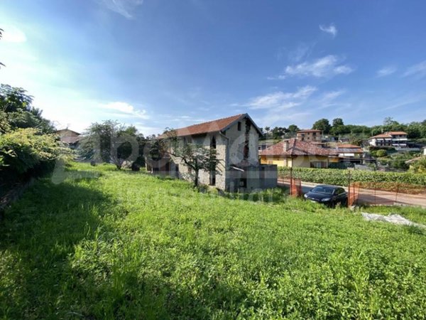 casa indipendente in vendita a Besozzo