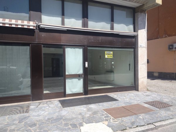 negozio in vendita a Besozzo