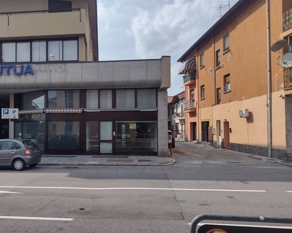 negozio in vendita a Besozzo