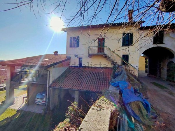 casa indipendente in vendita a Besozzo