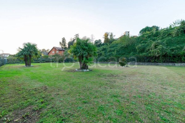terreno edificabile in vendita a Besozzo