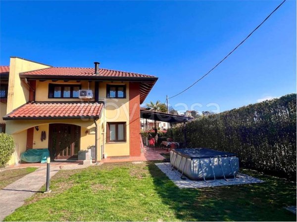 casa indipendente in vendita a Besozzo
