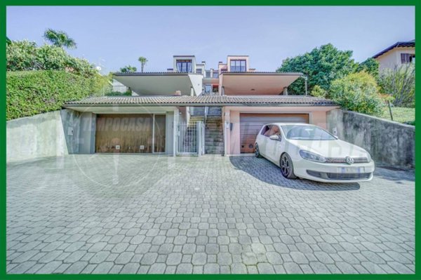 casa indipendente in vendita a Besozzo