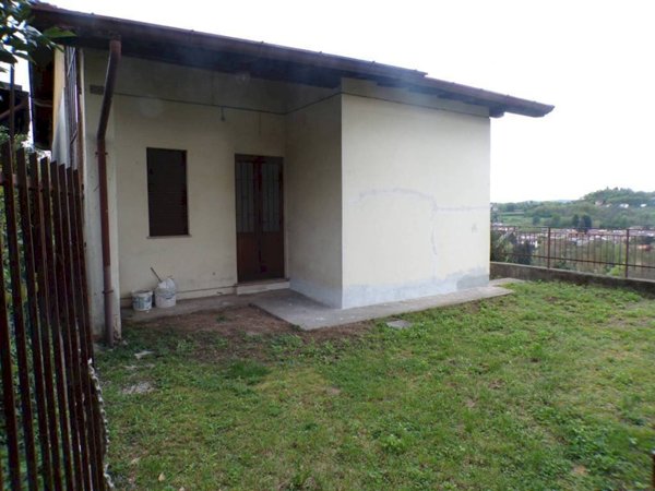 casa indipendente in vendita a Besozzo
