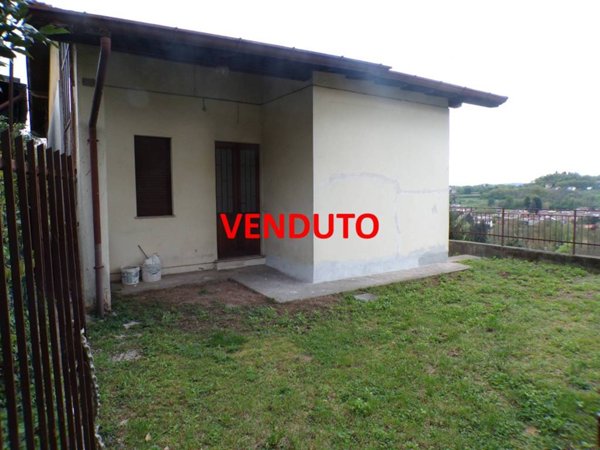 casa indipendente in vendita a Besozzo