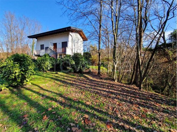 casa indipendente in vendita a Besozzo