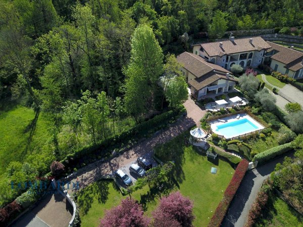 casa indipendente in vendita a Besozzo