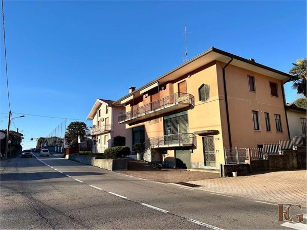 casa indipendente in vendita a Besozzo