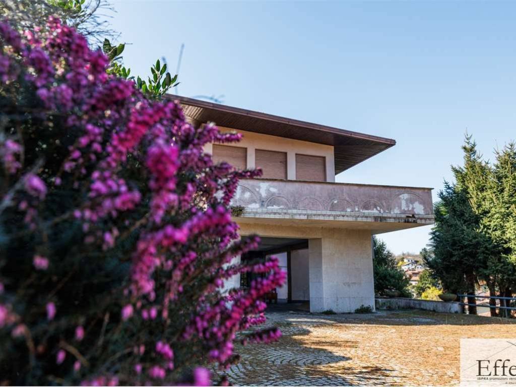 casa indipendente in vendita a Besozzo