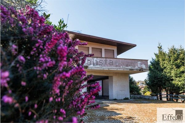 casa indipendente in vendita a Besozzo