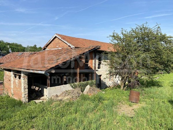 casa indipendente in vendita a Besozzo