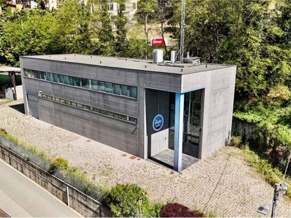 locale commerciale in vendita a Besozzo