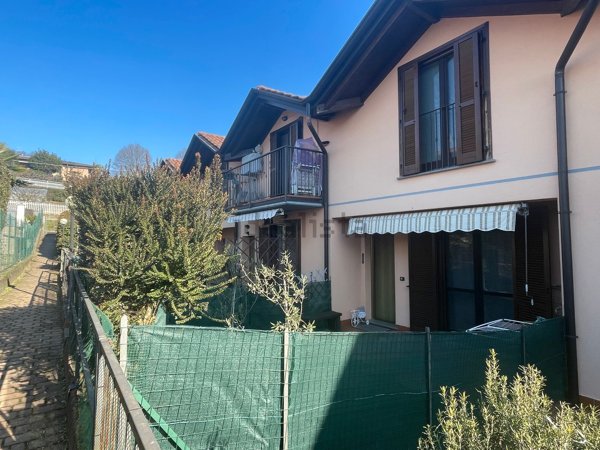 casa indipendente in vendita a Besozzo
