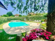 casa indipendente in vendita a Besozzo in zona Cardana