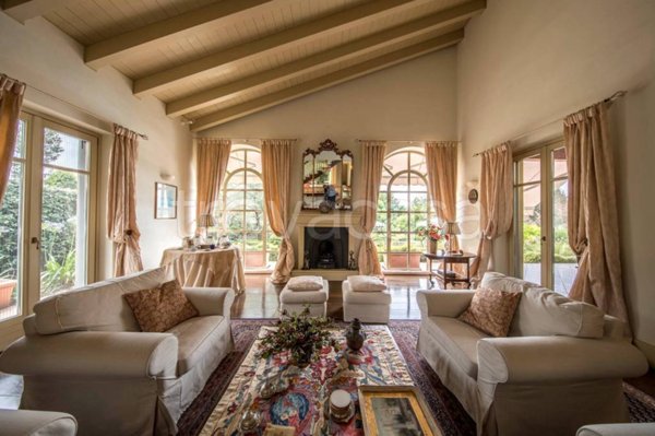 casa indipendente in vendita a Besozzo