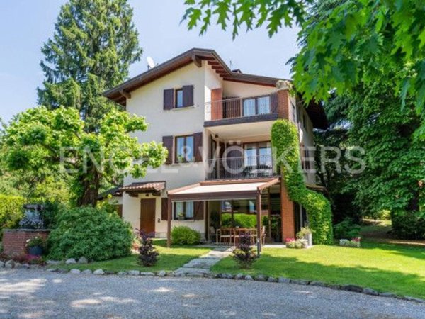 casa indipendente in vendita a Besozzo