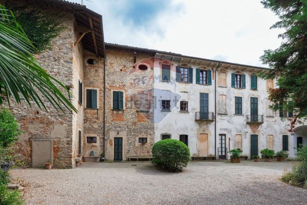 appartamento in vendita a Besozzo