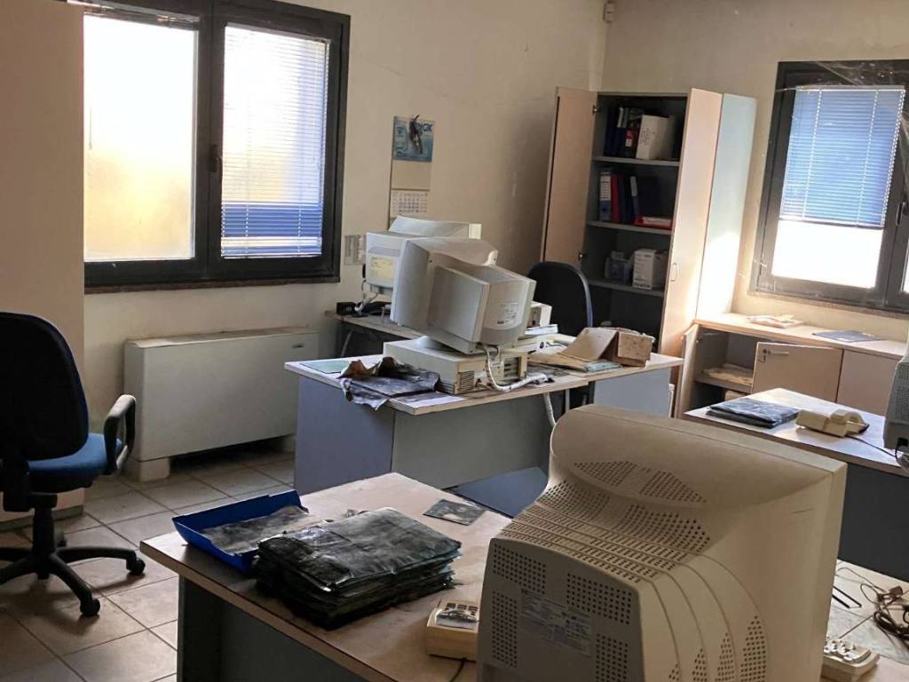locale commerciale in vendita a Besozzo