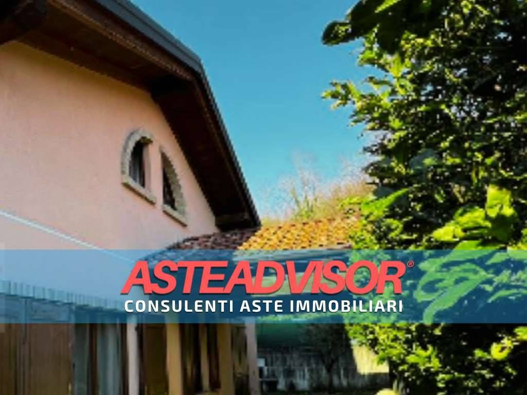 casa indipendente in vendita a Besozzo