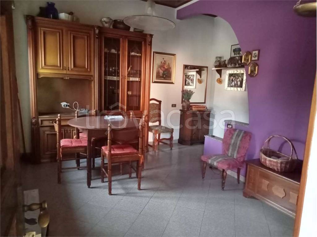 casa indipendente in vendita a Besozzo